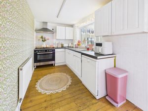 Kitchen- click for photo gallery